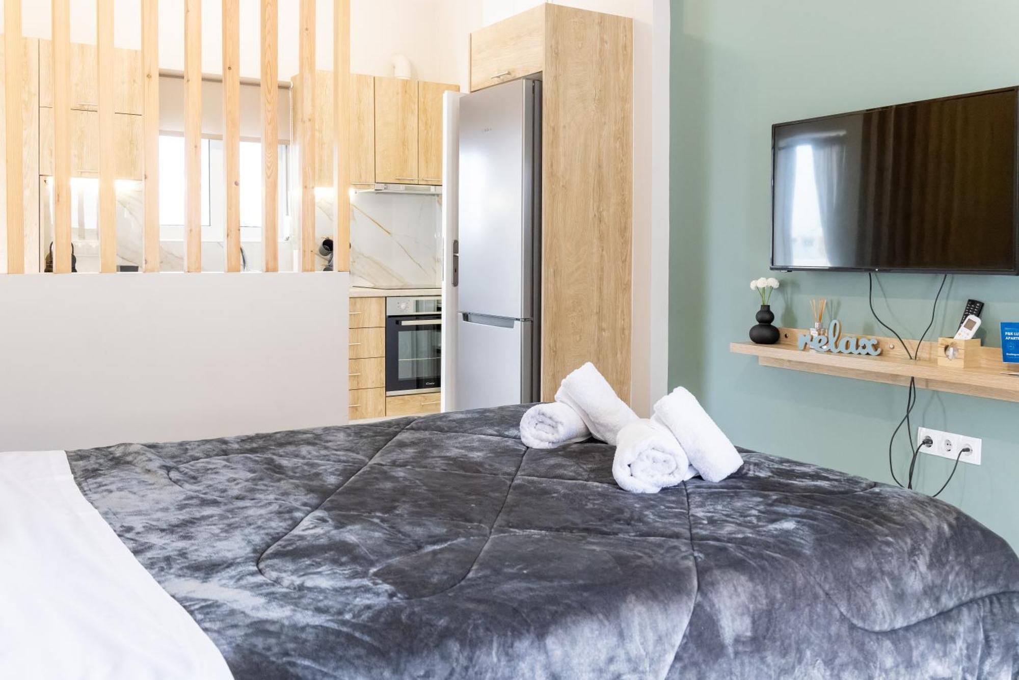 P&K Luxury Apartments 3 Каламата Экстерьер фото
